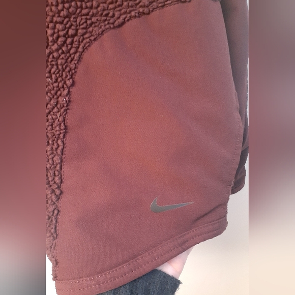 Fleecy Nike hoodie - size large - Picture 2 of 5